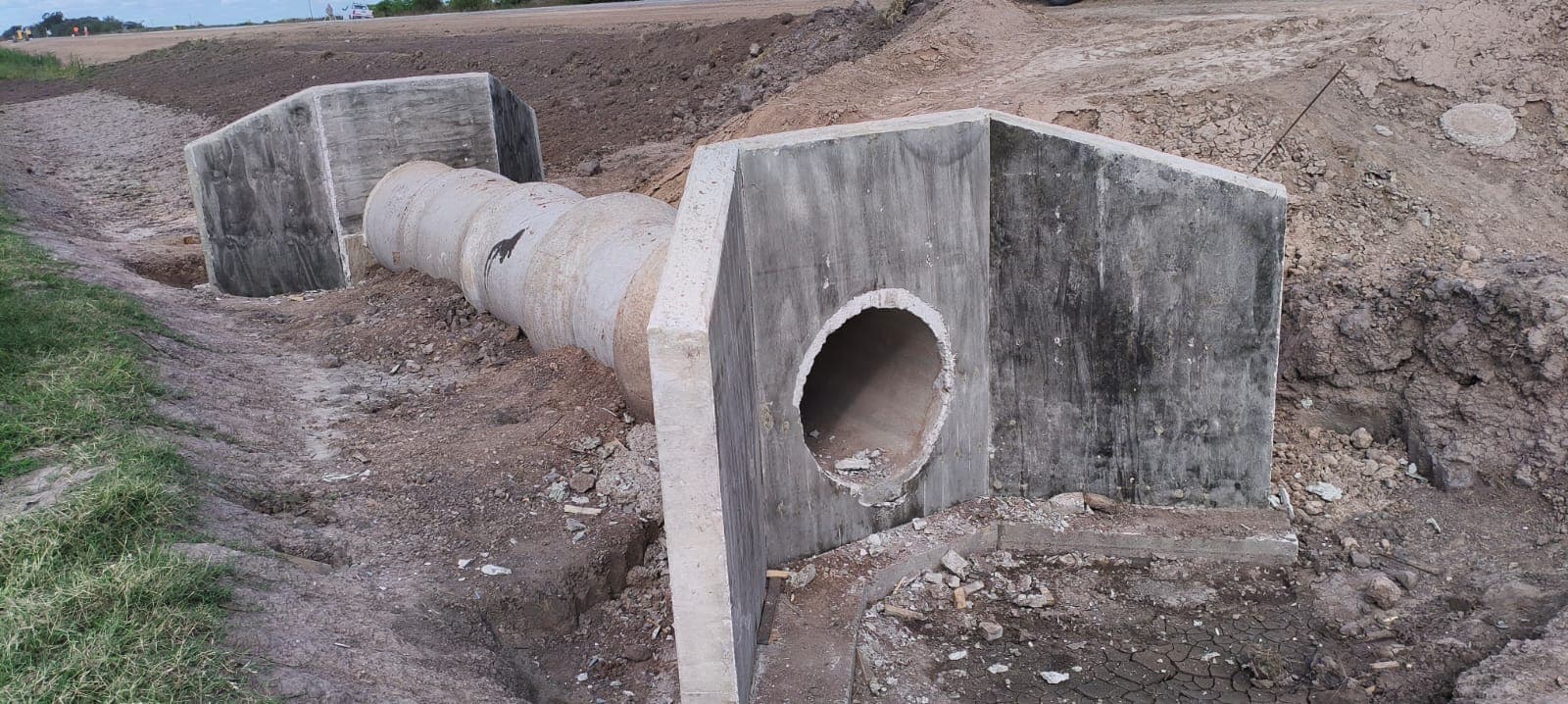 Culverts built by Konstrudesch on Provincial Route 14, Miguel Torres, Santa Fe
