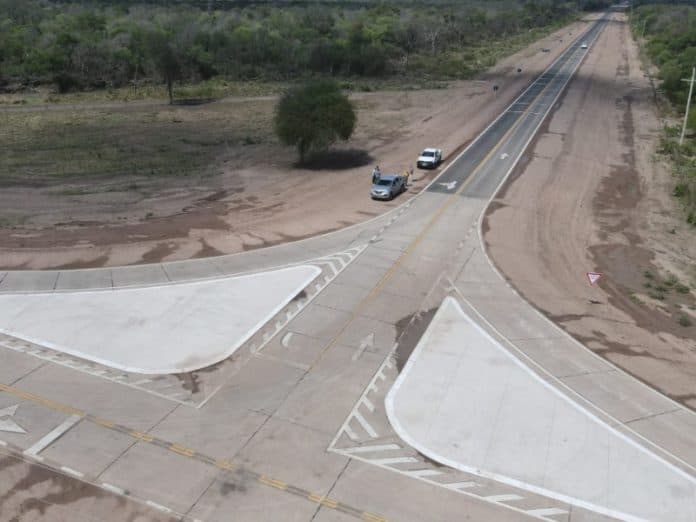 Concrete pavement on National Route 174, access to Victoria, Entre Ríos, by Konstrudesch